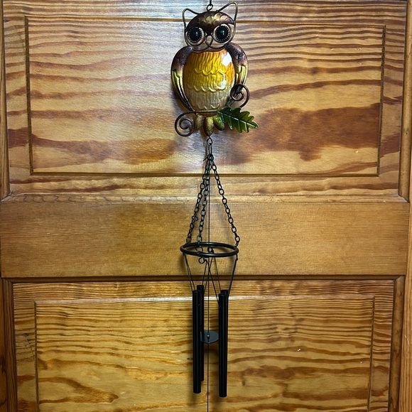 Owl wind chime metal with glass breast and glass leaf sail - Picture 3 of 7